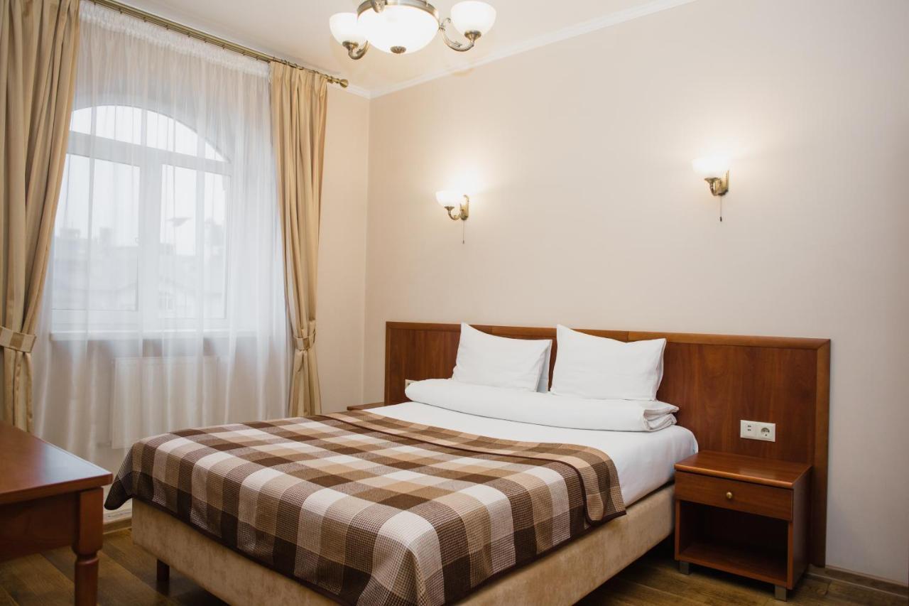 Stanislaviv Hotel Ivano Frankivsk Bagian luar foto