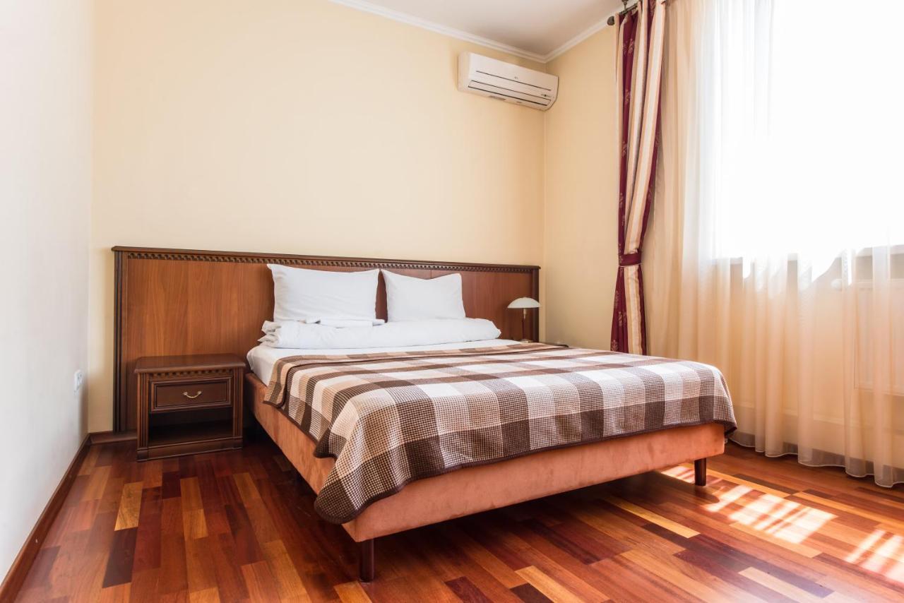 Stanislaviv Hotel Ivano Frankivsk Bagian luar foto