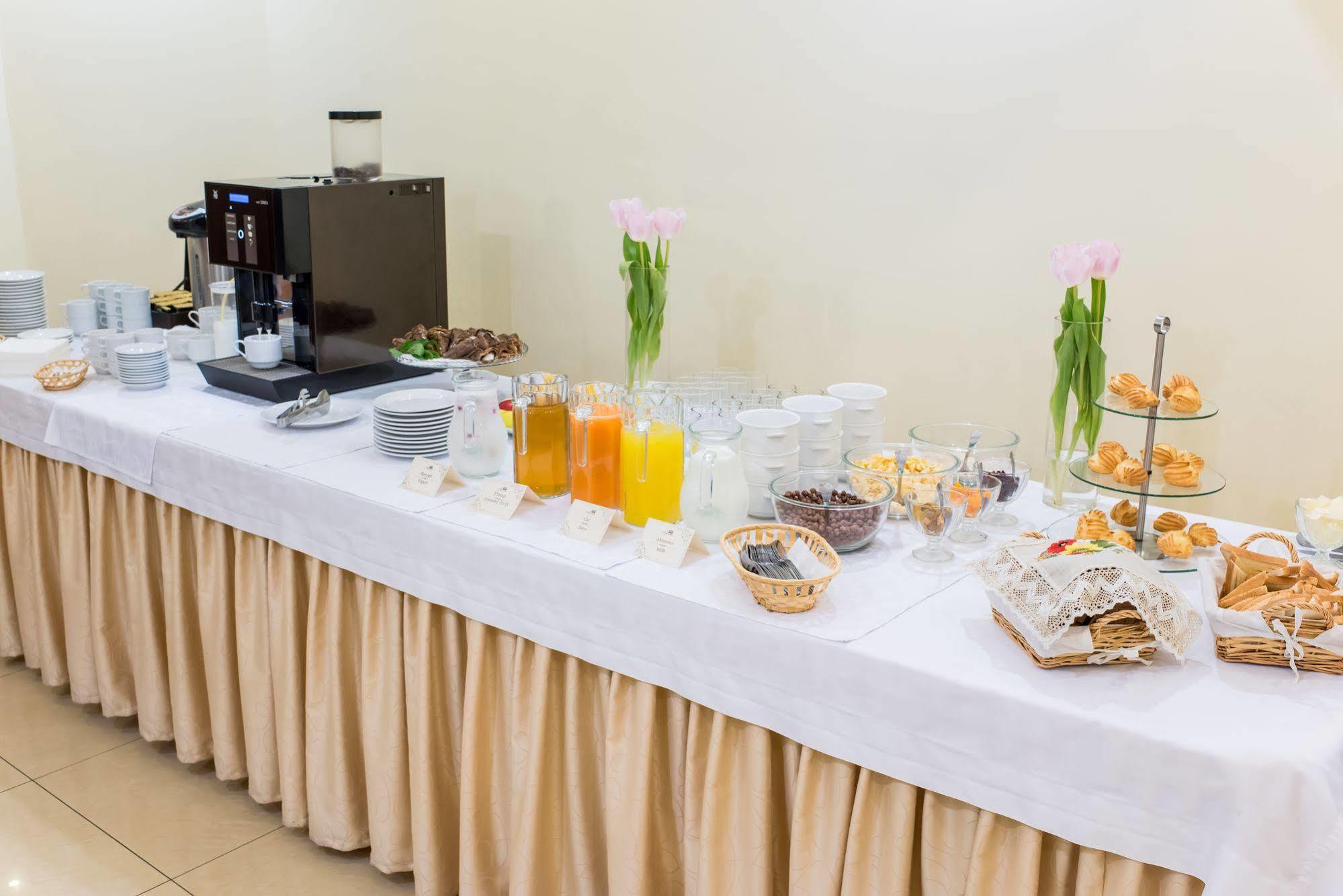 Stanislaviv Hotel Ivano Frankivsk Bagian luar foto